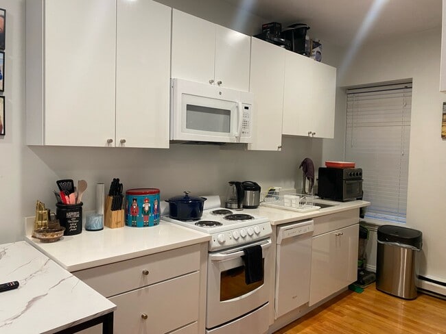 Foto del edificio - 57 Westland Ave