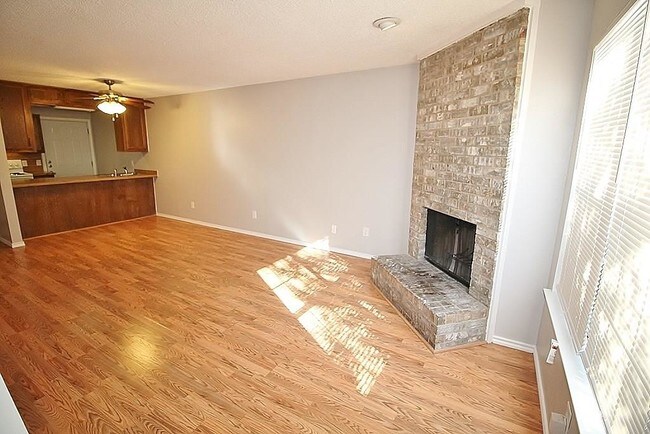 Foto del edificio - 127 Graystone Pl