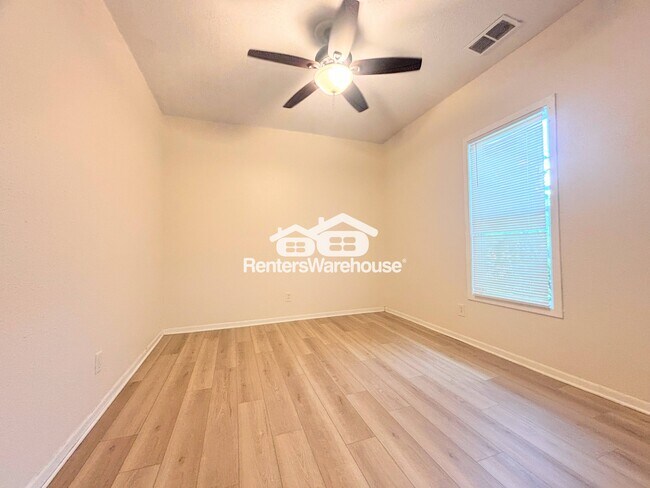 Foto del edificio - 228 1st St