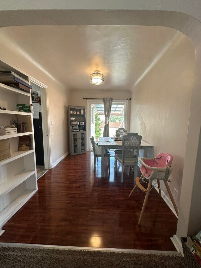 Building Photo - Cute 2-Bedroom in the suburbs