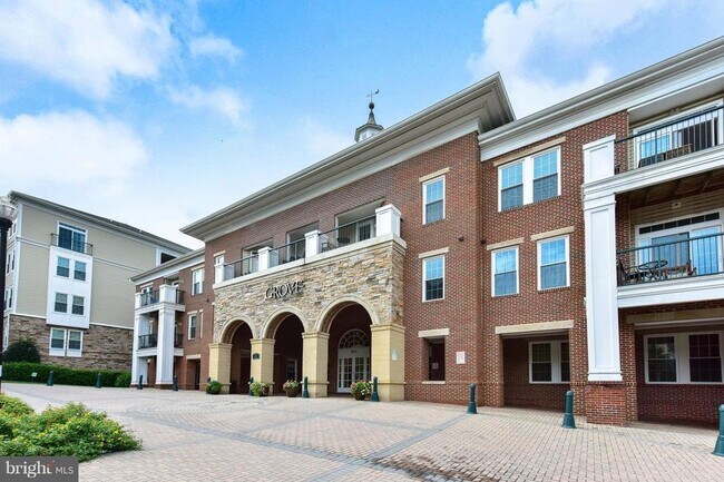 The Grove at Arlington - 2321 25th St S