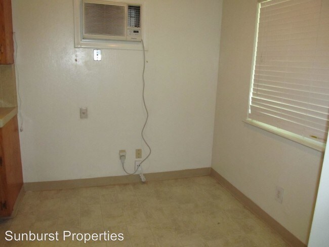 Building Photo - 5770 2nd Ave