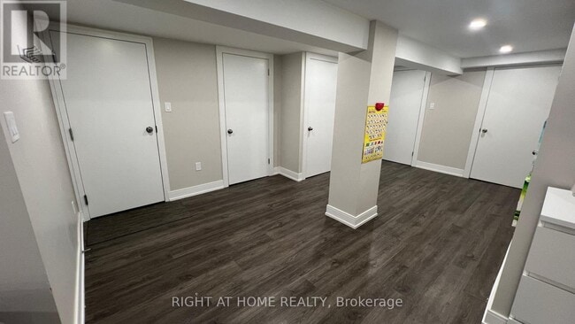 Building Photo - 31 Northampton Dr
