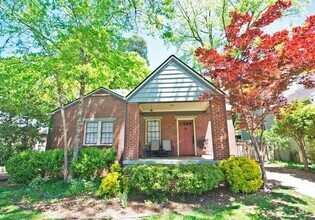 Building Photo - 412 Hilldale Dr