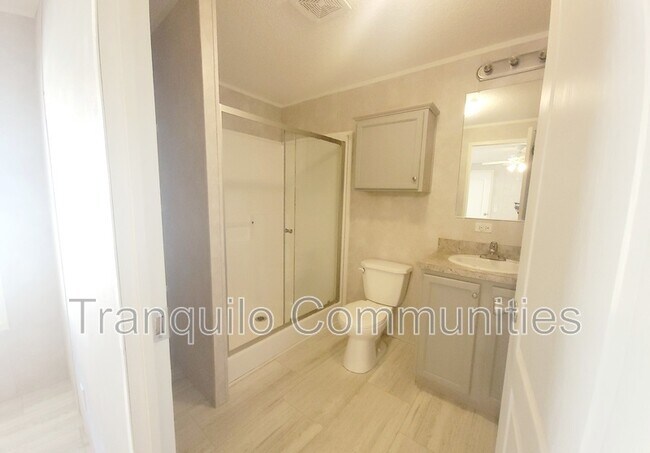 Foto del edificio - 196 Dunewood Dr