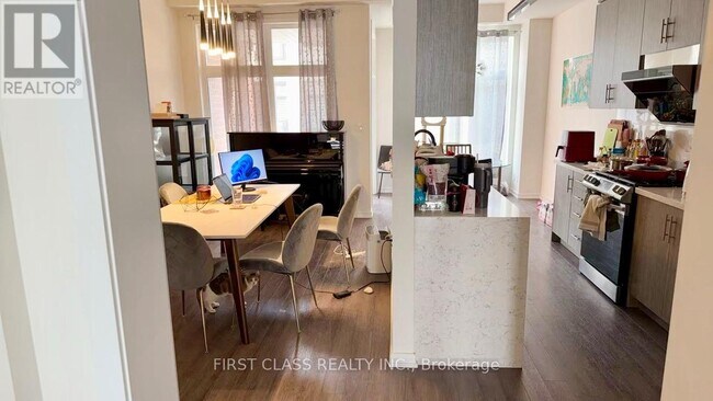 Photo du bâtiment - 10 Pantheon Ln