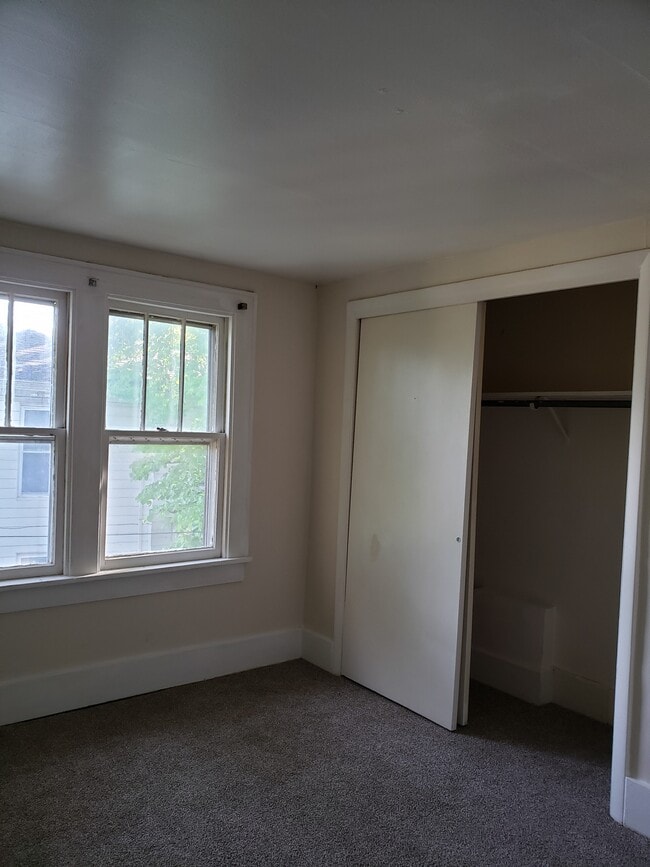 Building Photo - 304 Perrin Ave