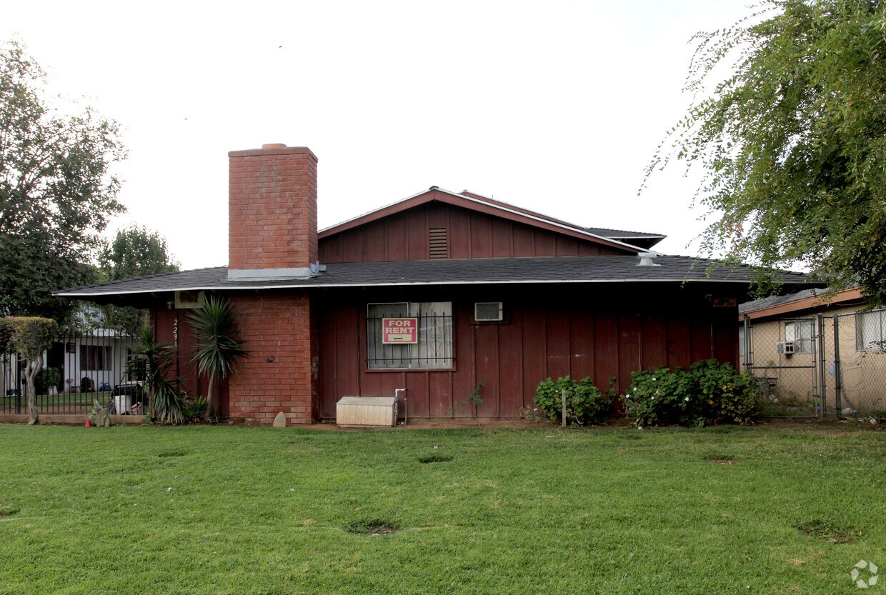 Building Photo - 22913 Adrienne Ave