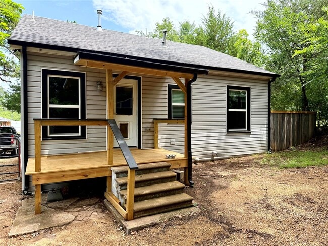 Building Photo - 1412 W Bullock St