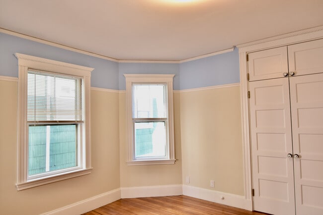 Building Photo - 53 Robinson St