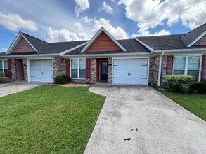 Building Photo - 832 Bryan Cir