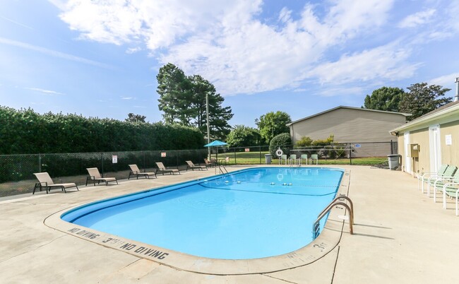 Building Photo - Meadowbrook and Brookridge Apartments