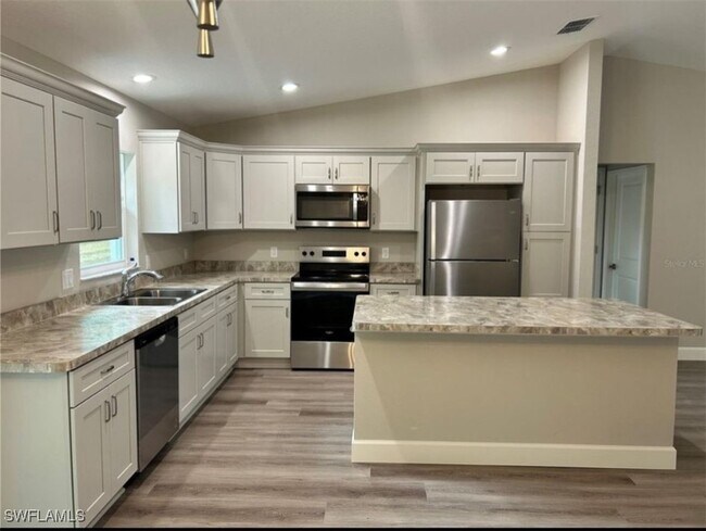 Building Photo - 6083 NW 53rd Ct