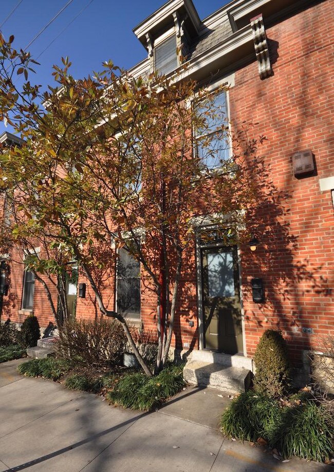Front of Building - 116 Warren St