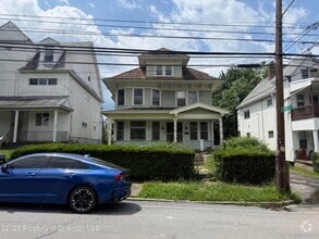 Building Photo - 1518 Linden St