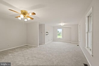 Building Photo - 318 Evergreen Mills Rd