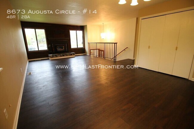 Foto del edificio - 8673 Augusta Cir