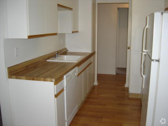 Kitchen - Sutton Place Apartments