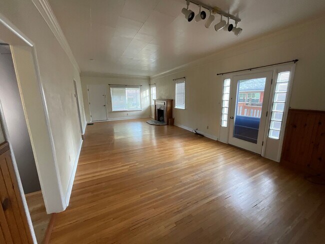 Foto del edificio - 606 Main Ave.