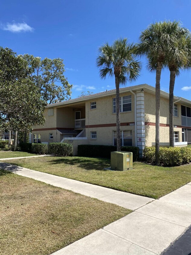 1550 SE Royal Green Cir Unit 201, Port Saint Lucie, FL 34952 Condo