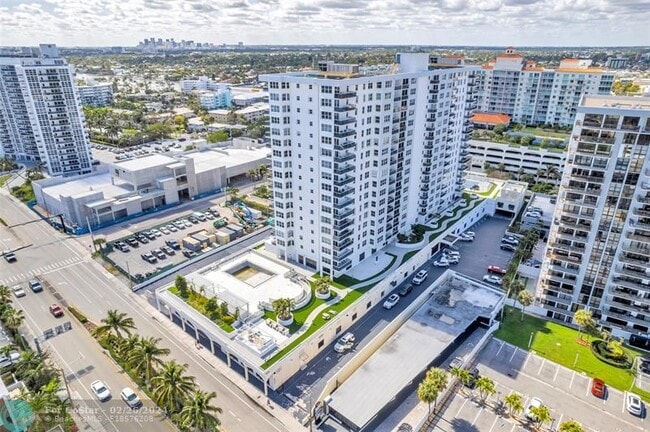 Building Photo - 3015 N Ocean Blvd