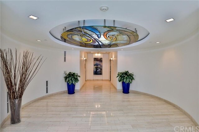 Building Photo - 250 S De Lacey Ave