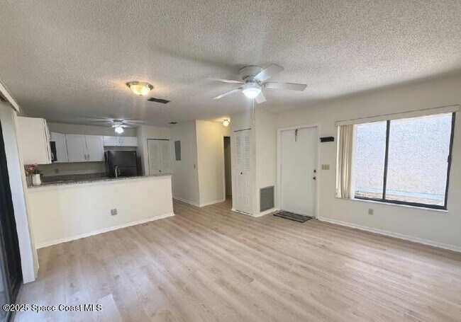 Foto del edificio - 1471 Sheafe Ave NE