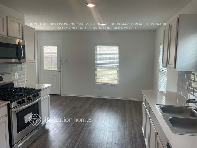 Building Photo - 18772 Faustina Way