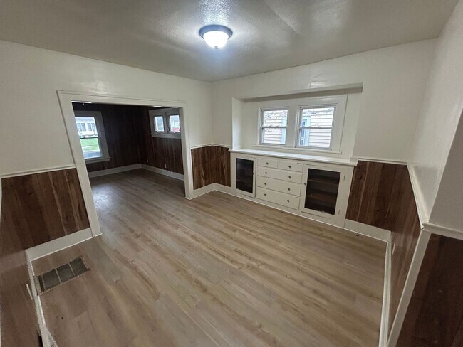 Foto del edificio - 1738 Milburn Ave