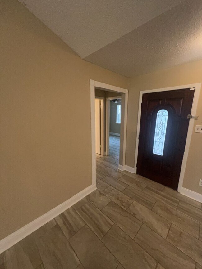 Building Photo - 7702 Tierra Verde Dr