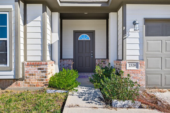 Building Photo - 2320 Cedar Pl Dr