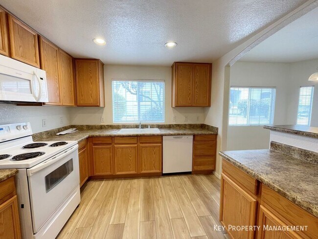 Foto del edificio - 6160 Rumrill St