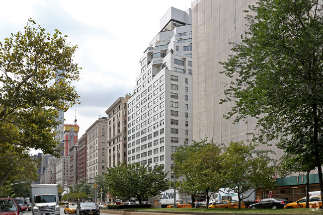 Foto del edificio - 646-652 Park Ave