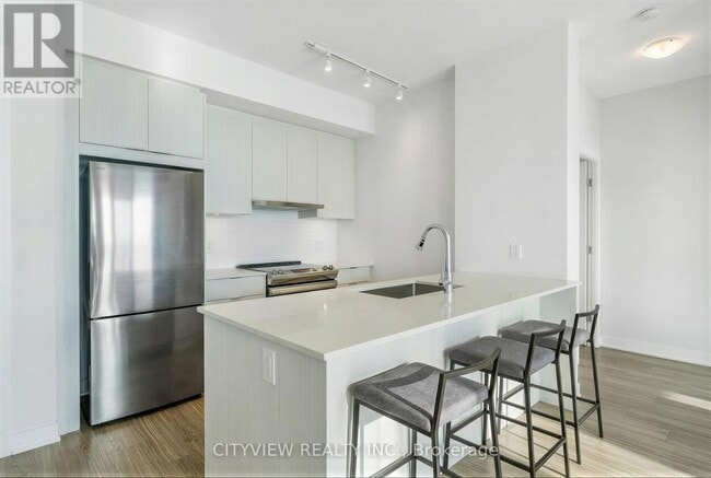 Building Photo - 430 Square One Dr