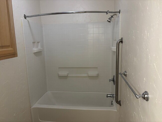 Foto del edificio - Two Bedroom 2 Full bath 11sqft Duplex for ...