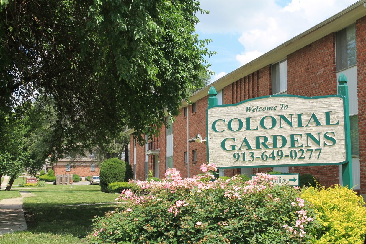 Colonial Gardens/Cherbourg Apartments Overland Park, KS