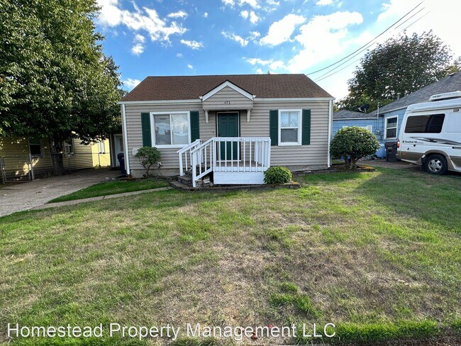 Building Photo - 3 br, 2 bath House - 471 W. Main Street