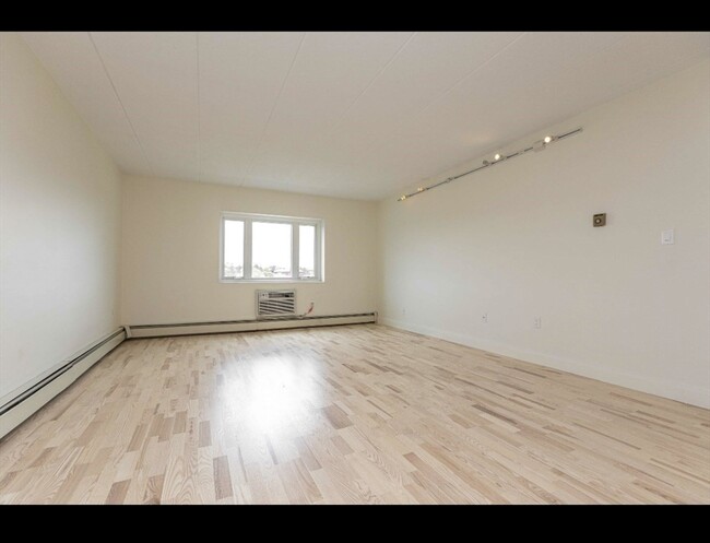 Building Photo - 278 Beacon St