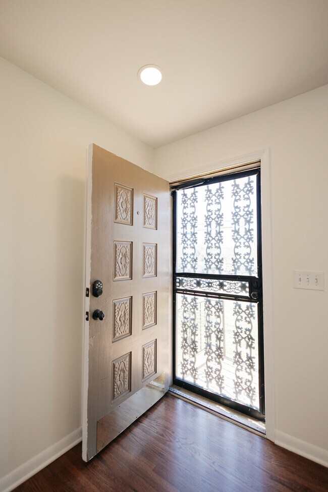 Building Photo - 3114 Richmond Hill Dr