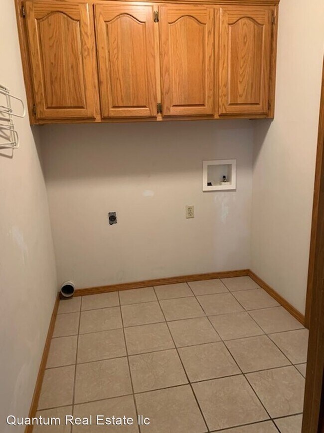 Building Photo - 3 br, 2 bath House - 38 RIVIERA DR