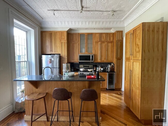 Foto del edificio - 363 BERGEN STREET 1