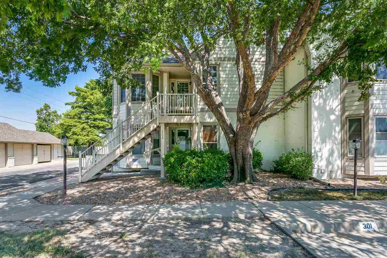 Foto principal - 8018 Woodspring Way