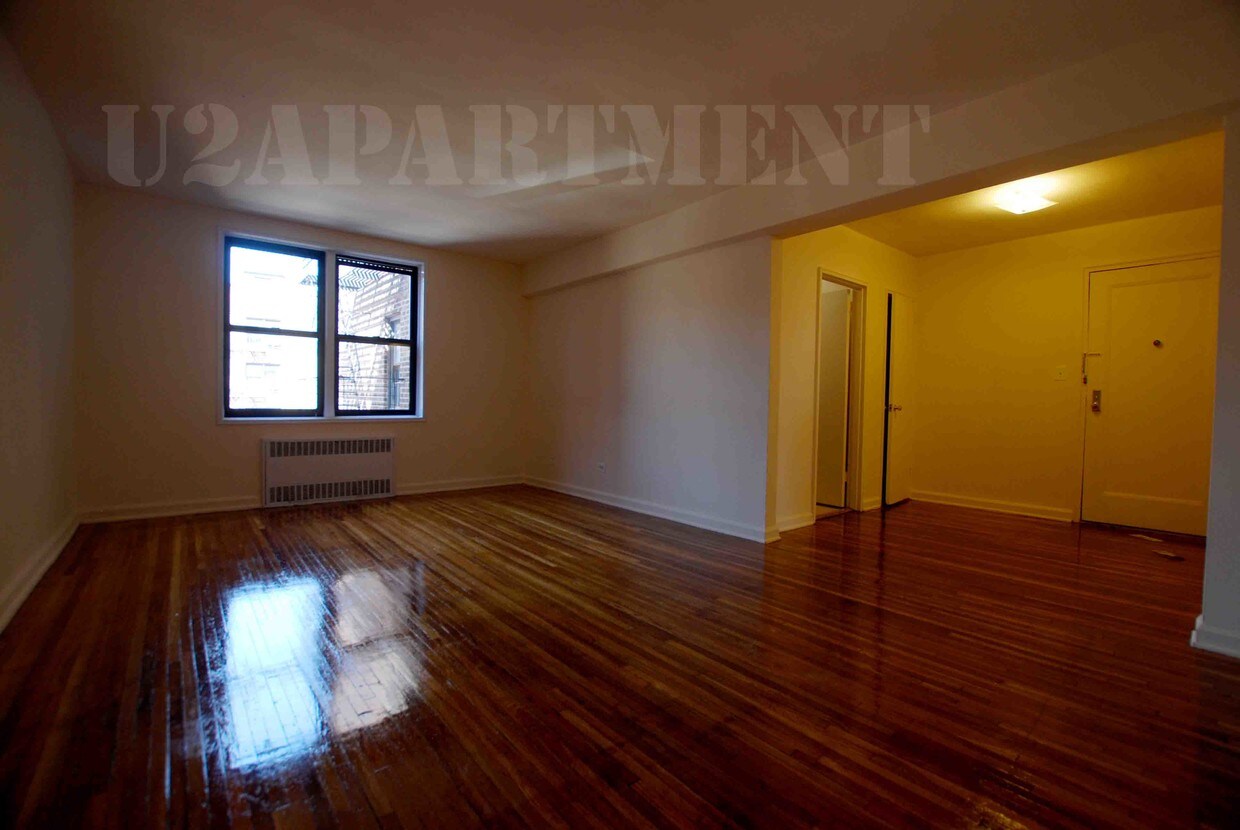 Primary Photo - 87-15 37th Ave
