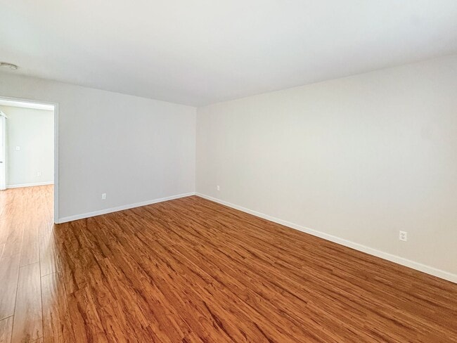 Building Photo - Charming 1BR/1BA with Private Patio in Cit...