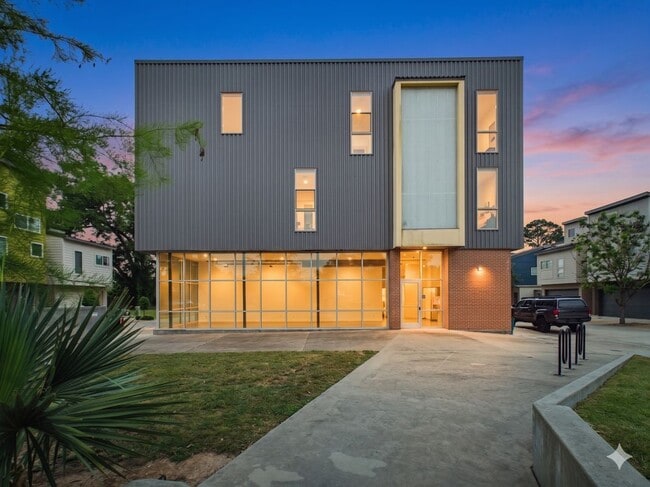 Building Photo - 209 Highland Park Ln