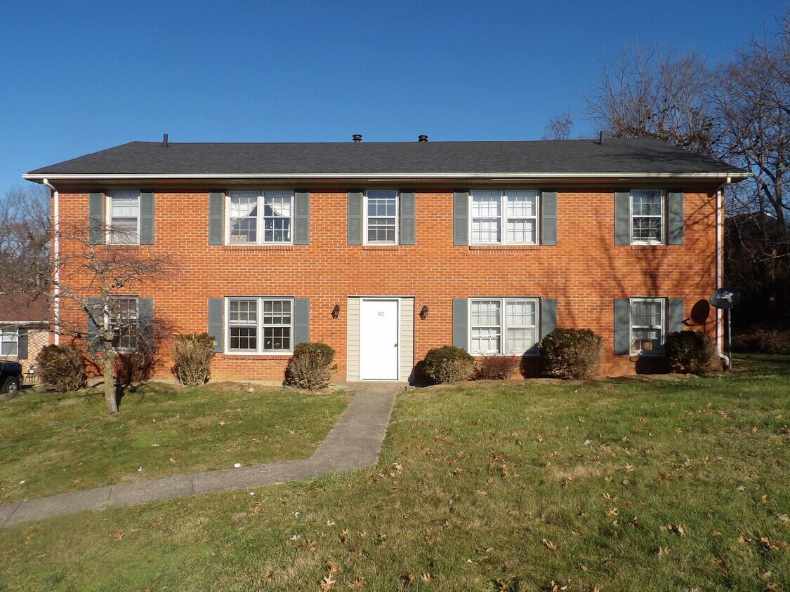 102 Woodhill Ln Unit 1, Frankfort, KY 40601 Room for Rent in