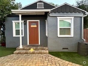 Building Photo - 1071 N Ave 51