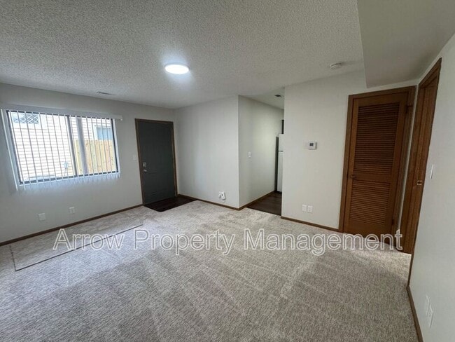 Building Photo - 924 Garfield St