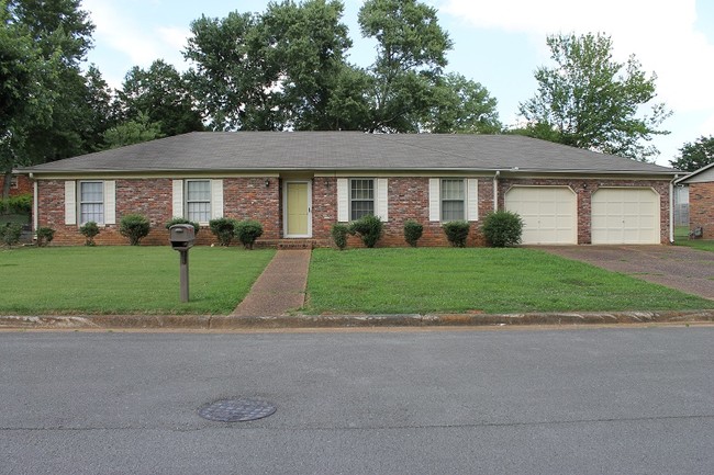 Building Photo - 106 Fox Run
