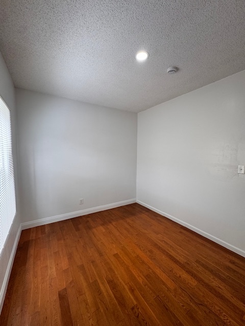 Building Photo - 1434 W 22nd St